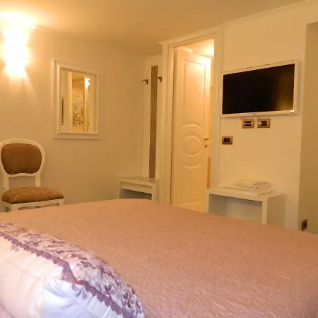 Home Suite Rome Apartment *